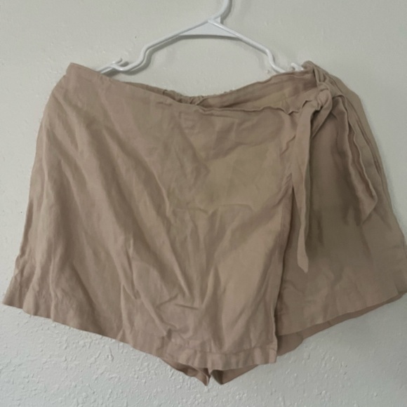 Old Navy Women's Tan Skort in a Linen Blend Fabric - Picture 1 of 3